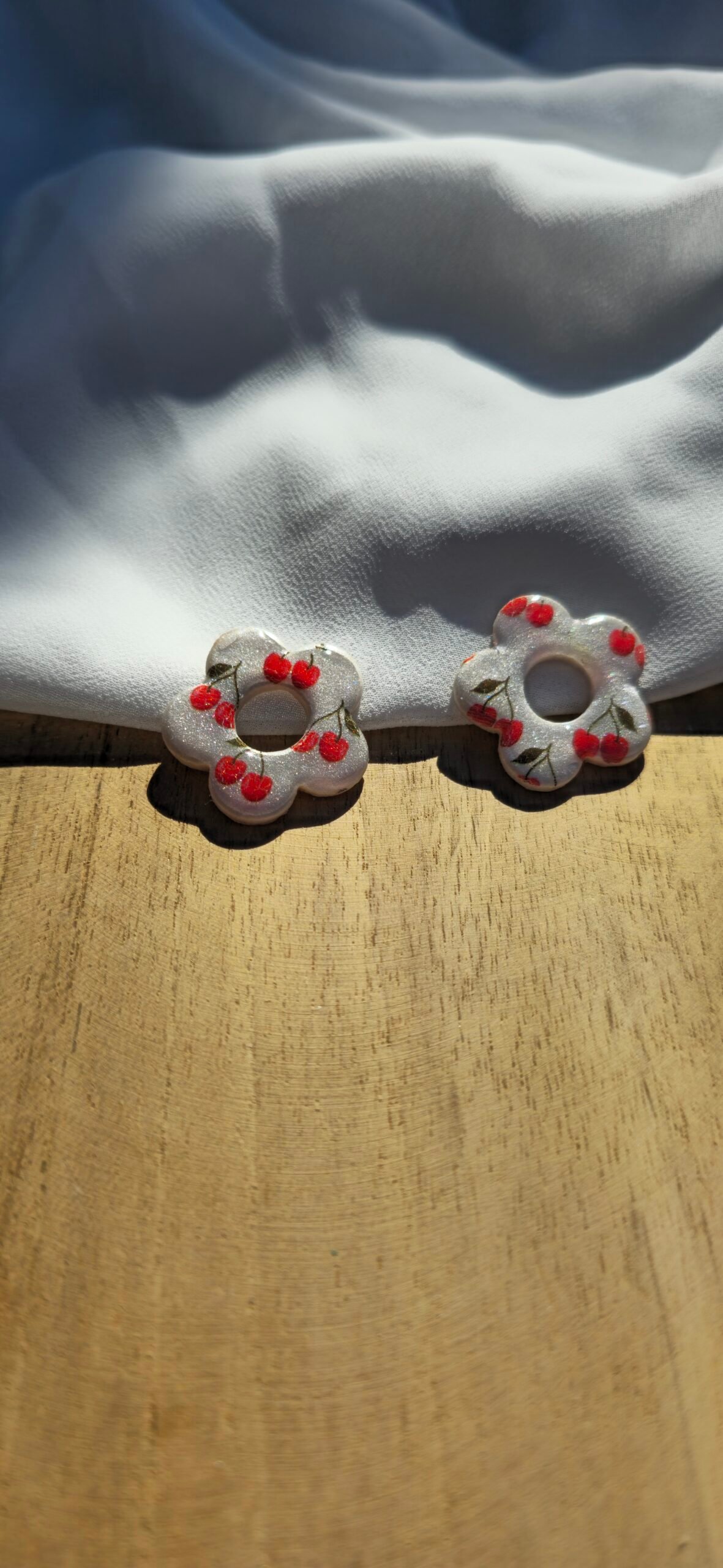 pampilles-interchangeables-leana-cerise.jpg Paire de pampilles interchangeables Léana Cerise avec motif cerises rouges