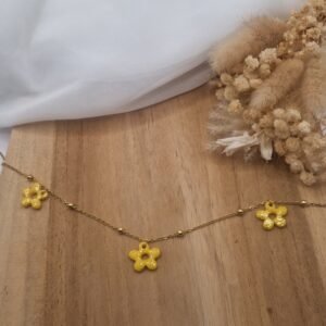 Collier Léana Les Alba avec petites fleurs jaunes en pâte polymère