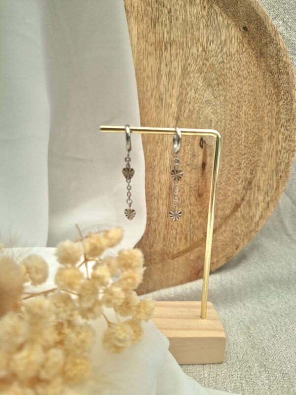 Boucles d’oreilles pendantes Cœurs en acier inoxydable – Bijou délicat sans nickel